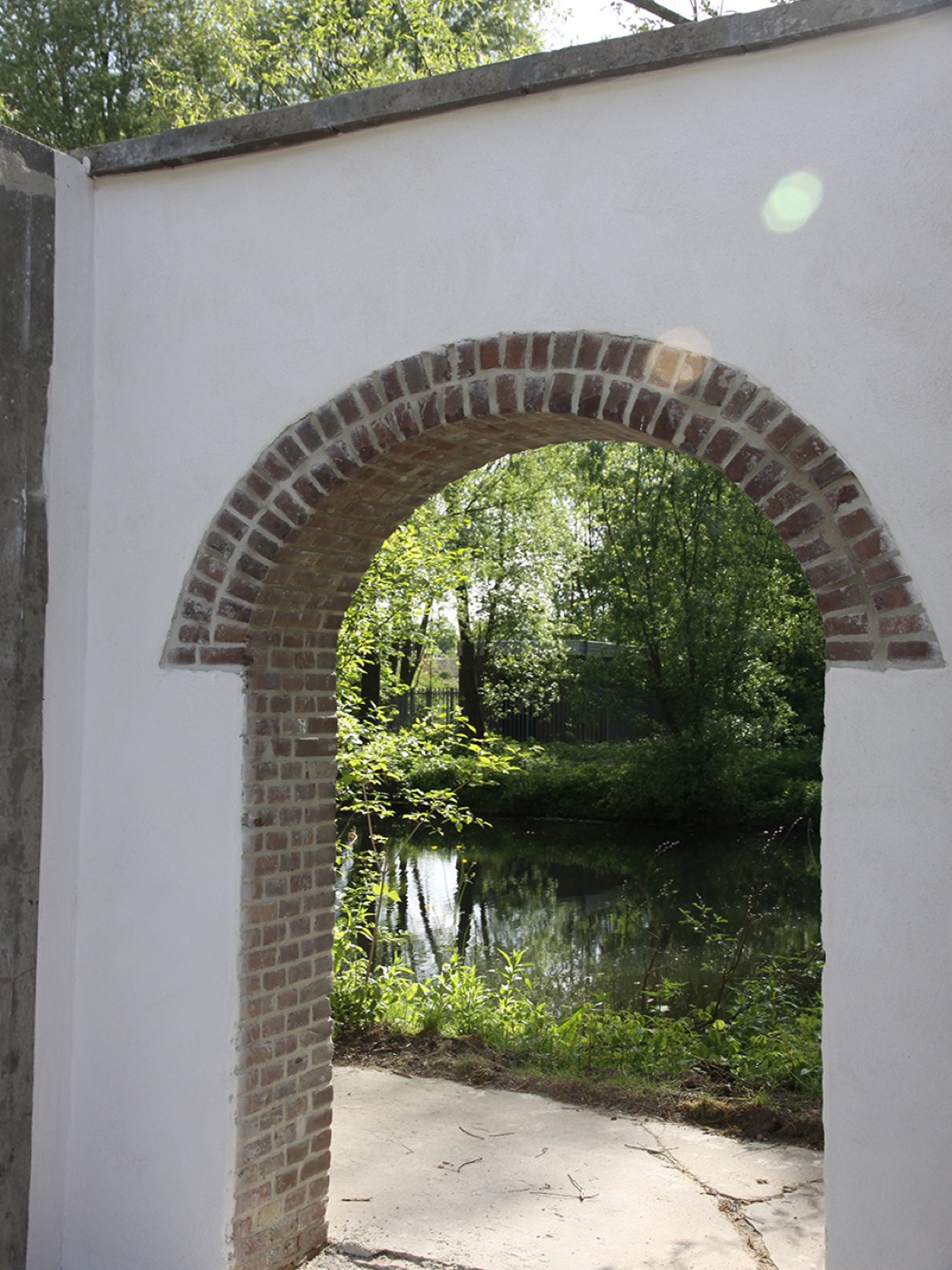 Ambachtelijk lijstwerk aan plafond